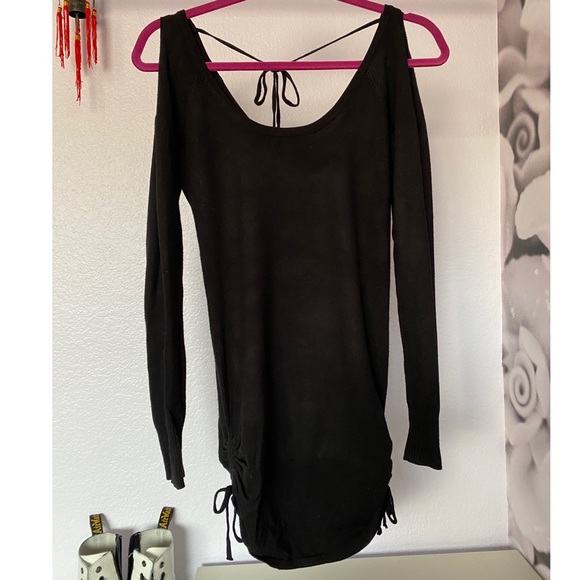 Thick long sleeve Guess dress